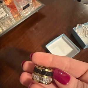 Michael kohls ring size 7 Never worn
